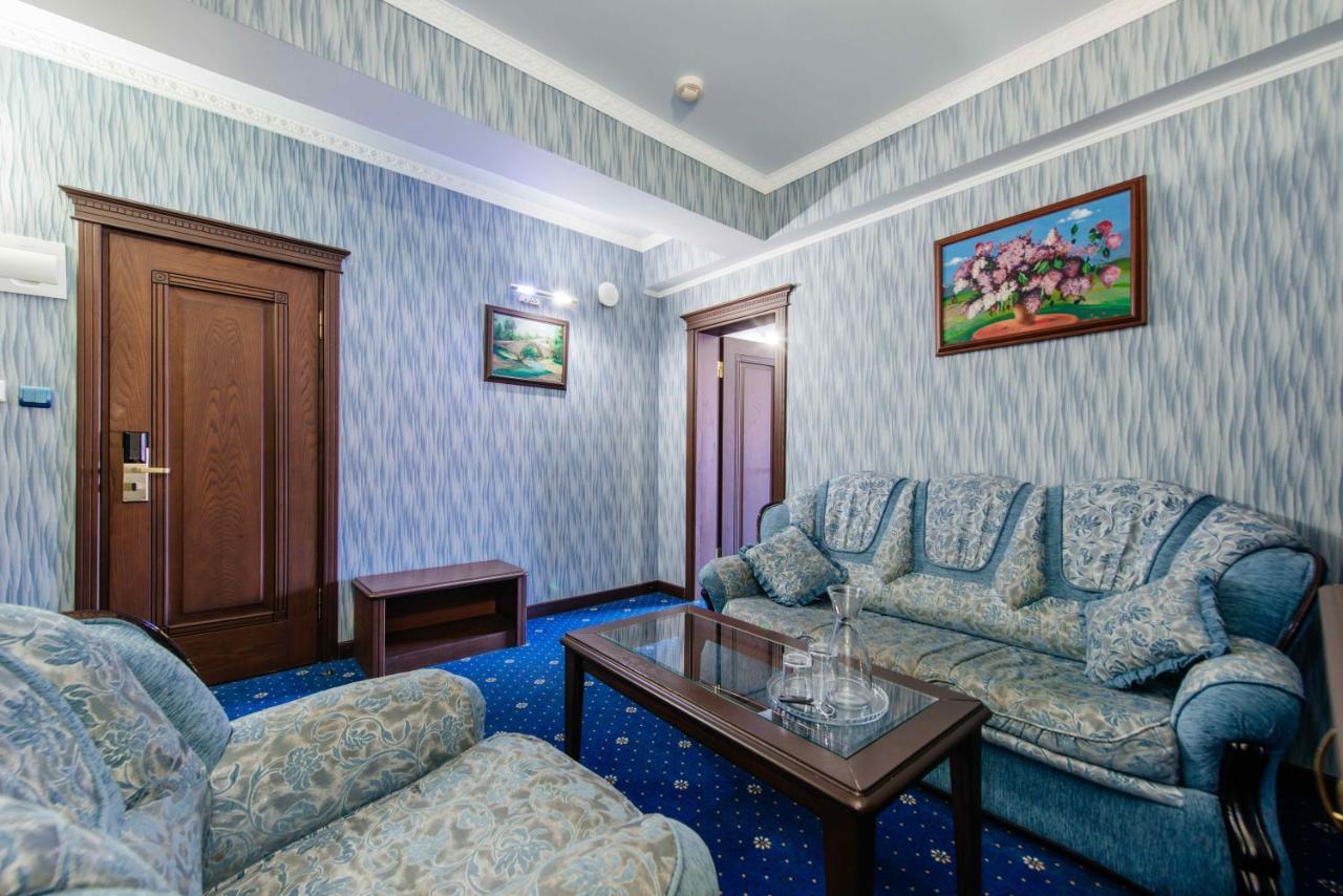 海豚酒店 拉扎列夫斯科耶 外观 照片
